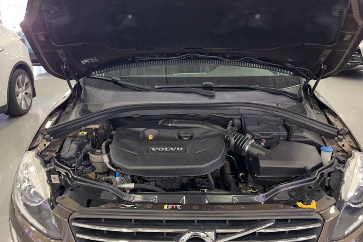 Used Volvo XC60 2014 T5 Zhiyi Edition Engine Bay