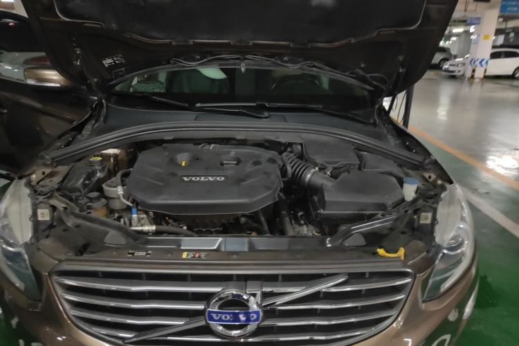 Used Volvo XC60 2014 T5 Zhiyi Edition Engine Bay