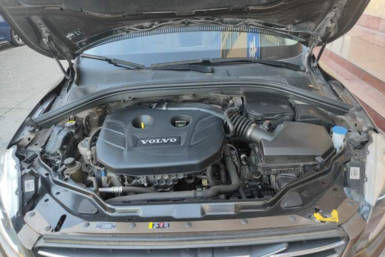 Used Volvo XC60 2014 T5 Zhiyi Edition Engine Bay