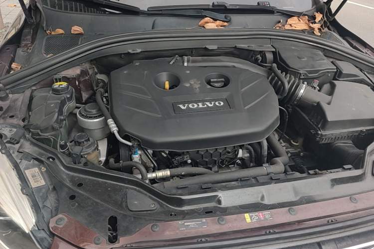 Used Volvo XC60 2014 T5 Zhiyi Edition Engine Bay