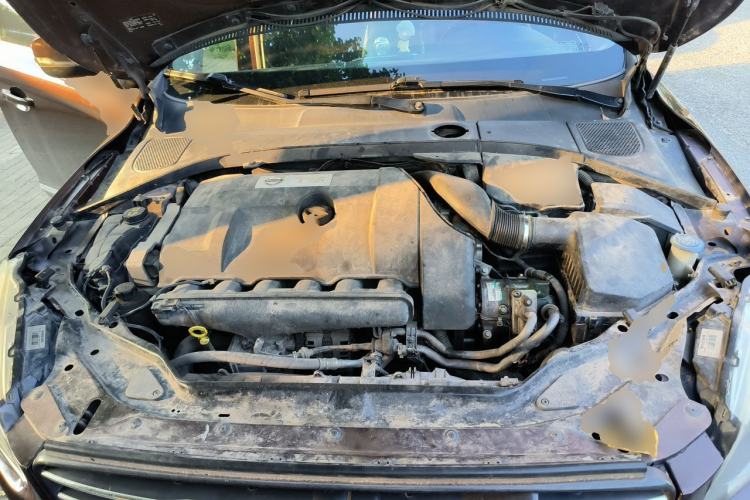 Used Volvo XC60 2014 T6 Zhiyi Edition Engine Bay