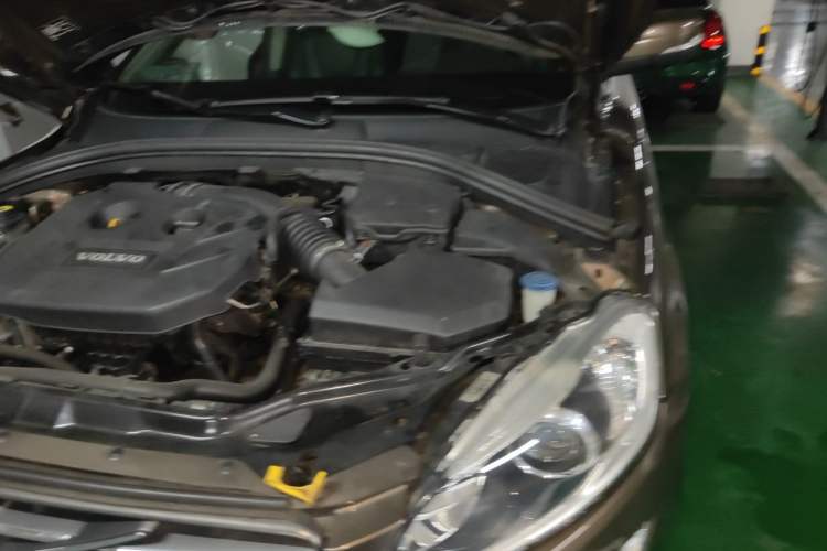 Used Volvo XC60 2014 T5 Zhiyi Edition Engine Bay Left