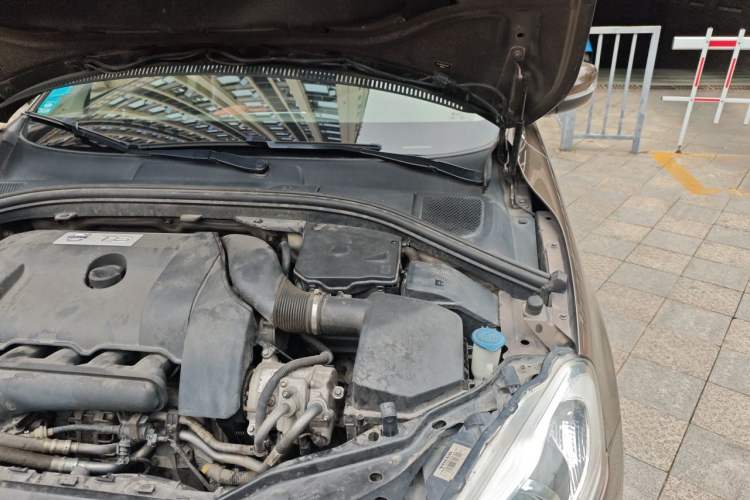 Used Volvo XC60 2014 T6 Zhiyi Edition Engine Bay Left
