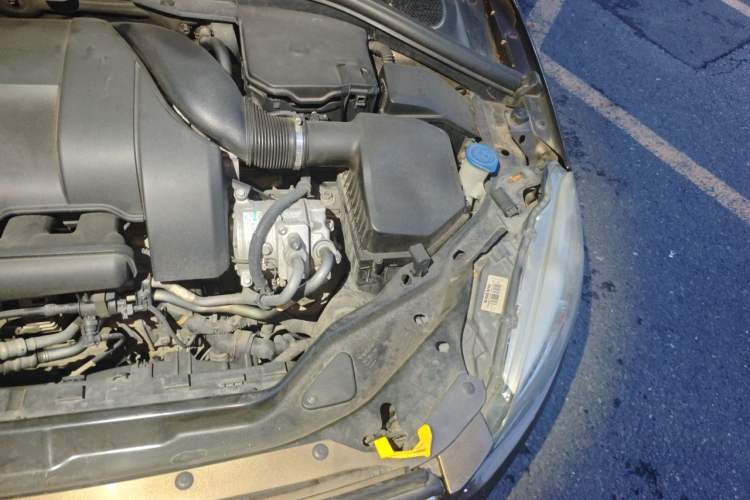 Used Volvo XC60 2014 T6 Zhiyi Edition Engine Bay Left