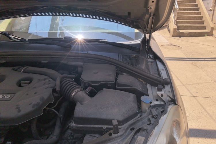 Used Volvo XC60 2014 T5 Zhiya Edition Engine Bay Left