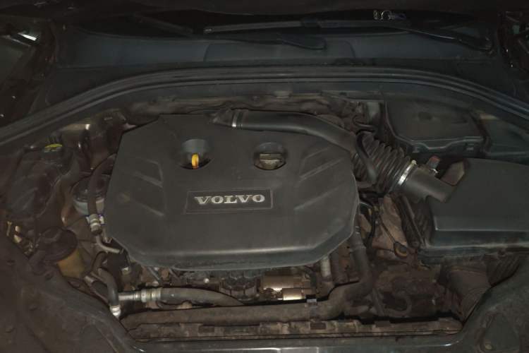 Used Volvo XC60 2014 T5 Zhiyi Edition Engine Bay