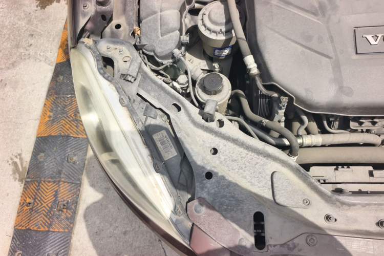 Used Volvo XC60 2014 T5 Zhiya Edition Engine Bay Right