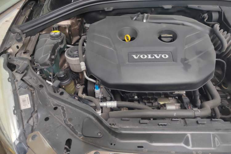 Used Volvo XC60 2014 T5 Smart Edition Engine Bay Right