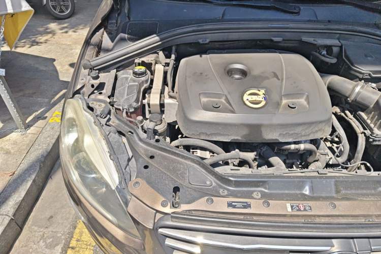 Used Volvo XC60 2014 Restyled T5 Zhiya Edition Engine Bay Right
