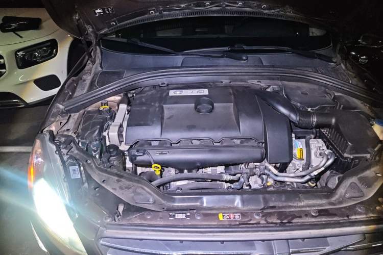 Used Volvo XC60 2014 T6 Zhiyi Edition Engine Bay Right