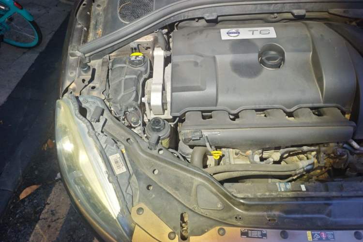Used Volvo XC60 2014 T6 Zhiyi Edition Engine Bay Right