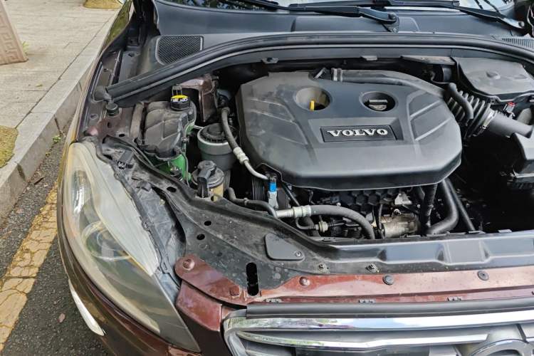 Used Volvo XC60 2014 T5 Zhiya Edition Engine Bay Right