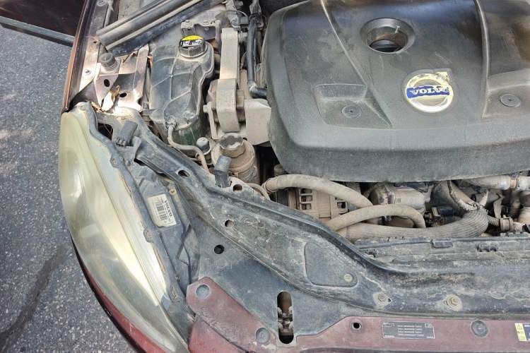 Used Volvo XC60 2014 Restyled T5 Zhiya Edition Engine Bay Right