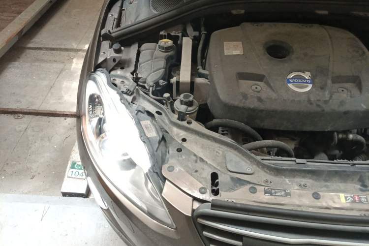 Used Volvo XC60 2014 Restyled T5 Zhiya Edition Engine Bay Right