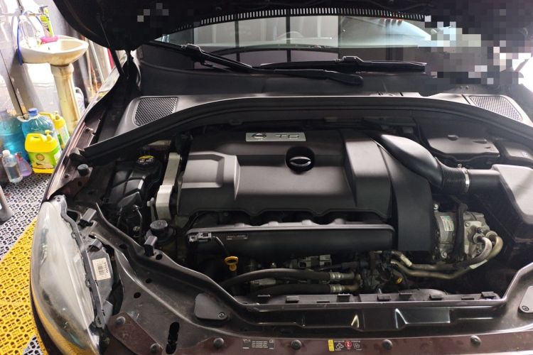 Used Volvo XC60 2014 T6 Zhiyi Edition Engine Bay Right