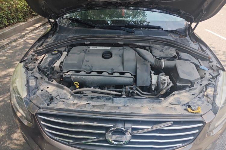 Used Volvo XC60 2014 T6 Zhiyi Edition Engine Bay