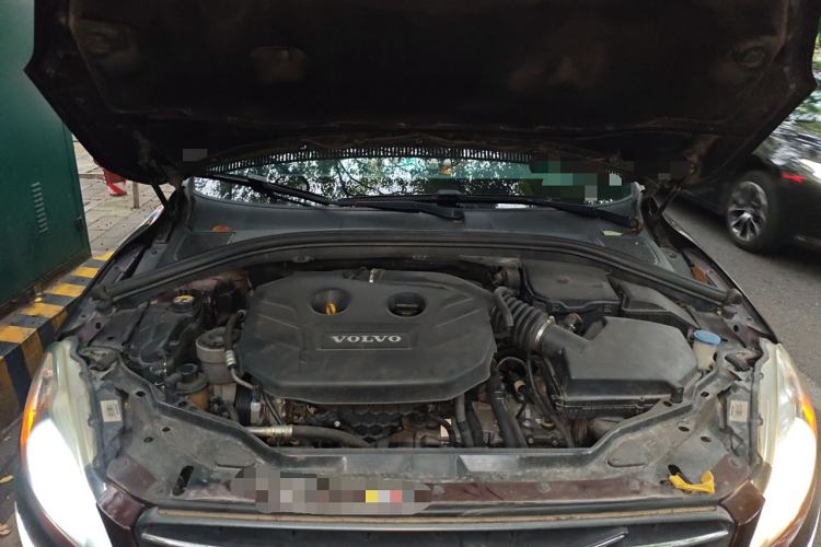 Used Volvo XC60 2014 T5 Zhiyi Edition Engine Bay