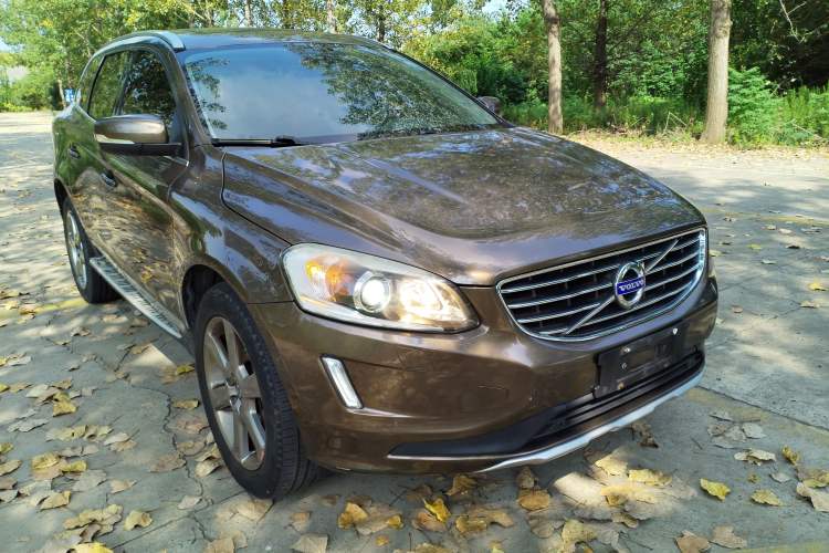 Used Volvo XC60 2014 T6 Smart Edition Front Right 45 Deg
