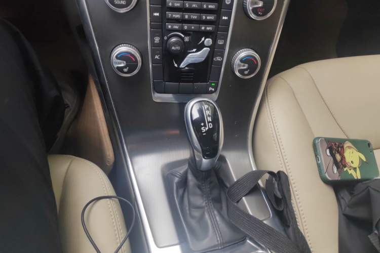 Used Volvo XC60 2014 T5 Smart Edition Gear Lever