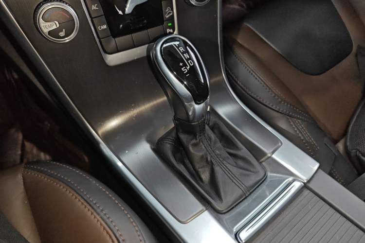 Used Volvo XC60 2014 T6 Zhiyi Edition Gear Lever
