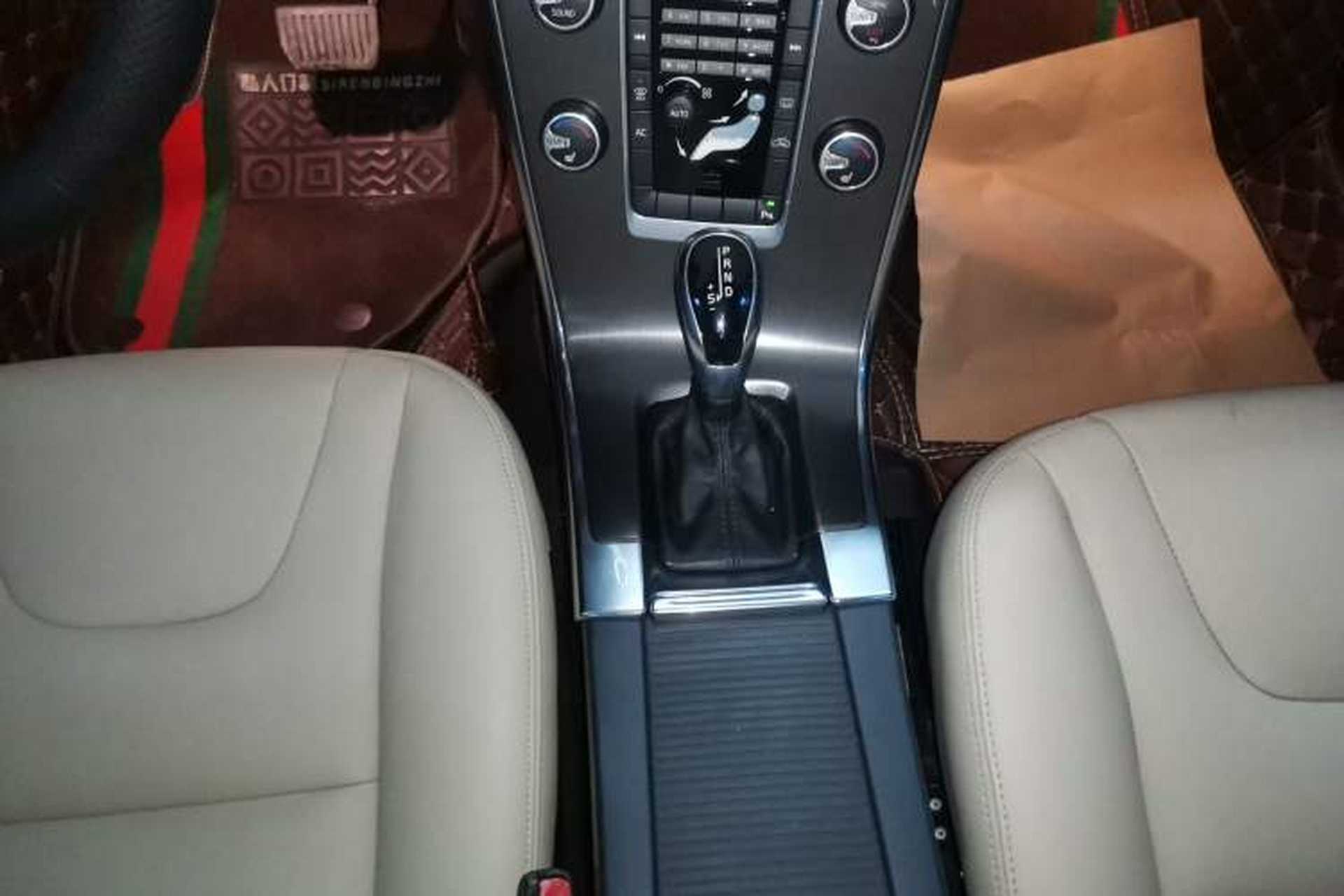 Used Volvo XC60 2014 T5 Zhiyi Edition Gear Lever