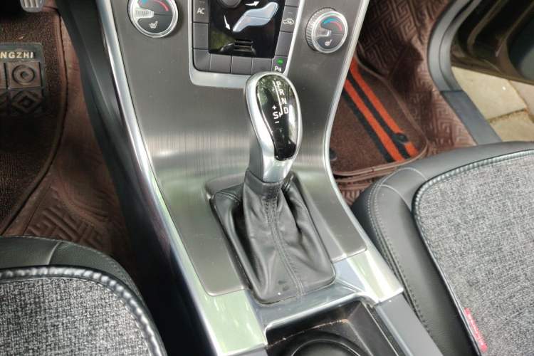 Used Volvo XC60 2014 T5 Zhiyi Edition Gear Lever