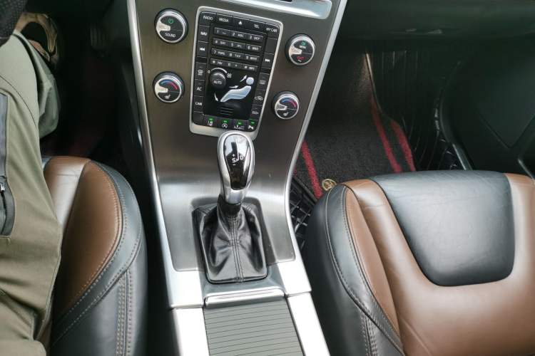 Used Volvo XC60 2014 Restyled T5 Zhiya Edition Gear Lever