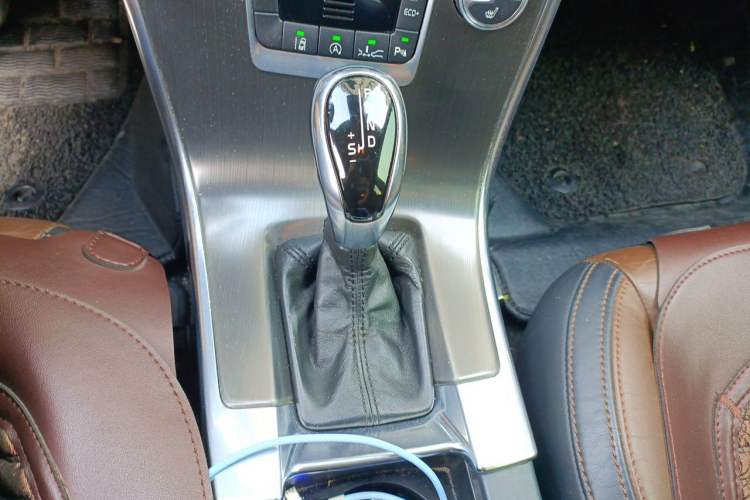 Used Volvo XC60 2014 Restyled T5 Zhiya Edition Gear Lever