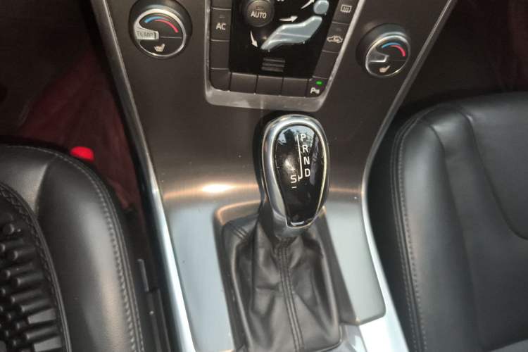 Used Volvo XC60 2014 T5 Zhiyi Edition Gear Lever