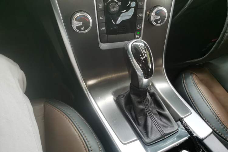 Used Volvo XC60 2014 T6 Zhiyi Edition Gear Lever