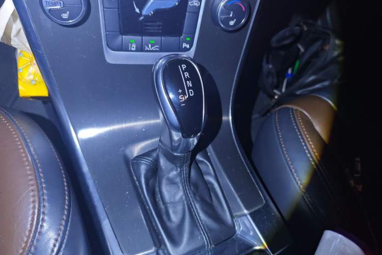 Used Volvo XC60 2014 T5 Zhiyi Edition Gear Lever