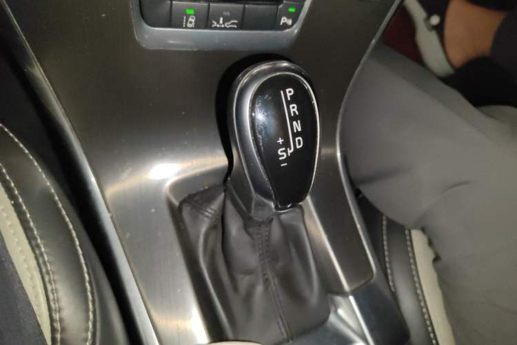 Used Volvo XC60 2014 T5 Zhiya Edition Gear Lever