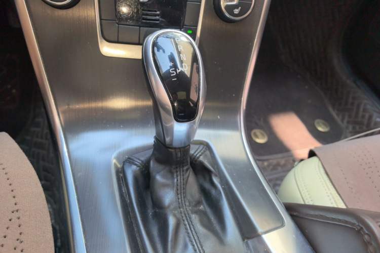 Used Volvo XC60 2014 T5 Zhiya Edition Gear Lever
