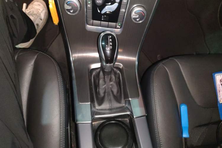 Used Volvo XC60 2014 T5 Zhiyi Edition Gear Lever
