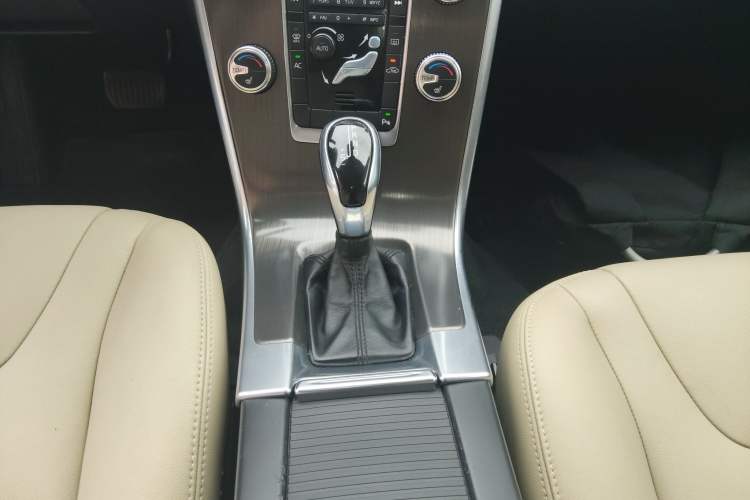Used Volvo XC60 2014 T5 Zhiyi Edition Gear Lever
