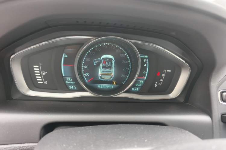 Used Volvo XC60 2014 T5 Zhiya Edition Instrument Cluster