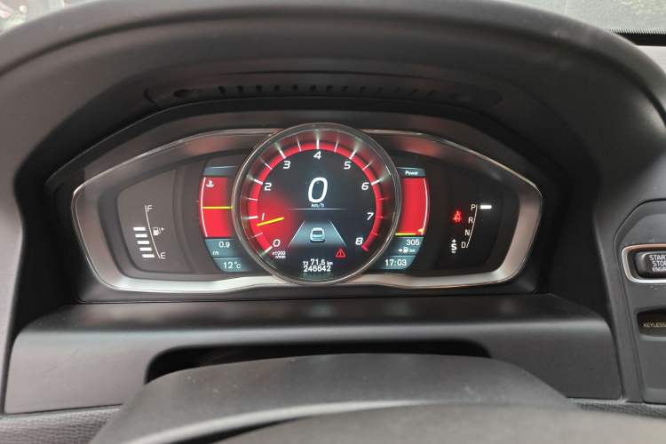 Used Volvo XC60 2014 T5 Zhiya Edition Instrument Cluster