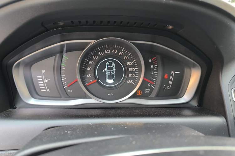 Used Volvo XC60 2014 T5 Zhiyi Edition Instrument Cluster
