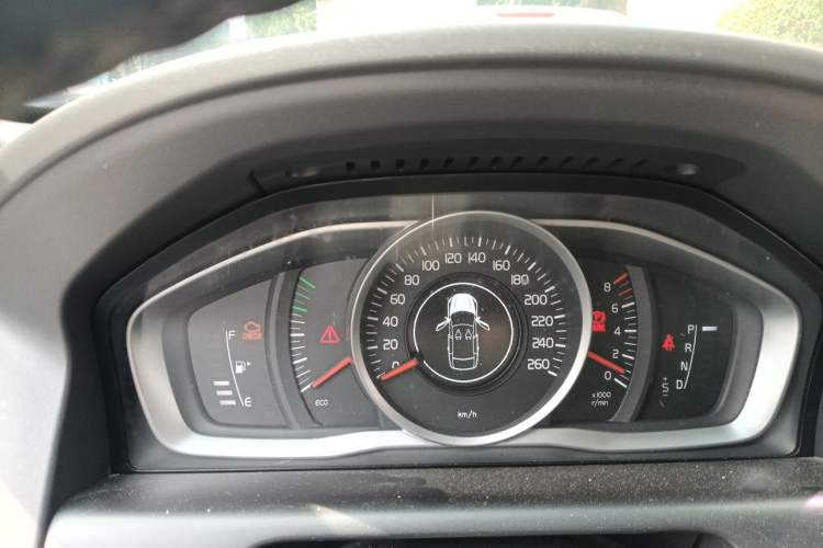 Used Volvo XC60 2014 T5 Zhiyi Edition Instrument Cluster