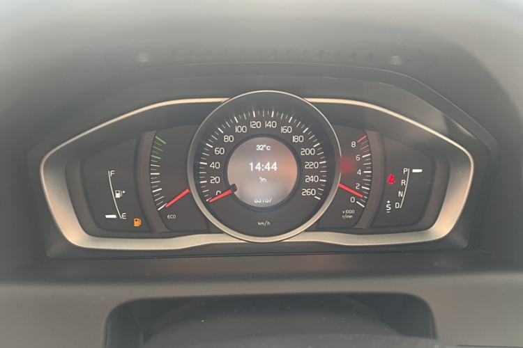 Used Volvo XC60 2014 T5 Zhiyi Edition Instrument Cluster