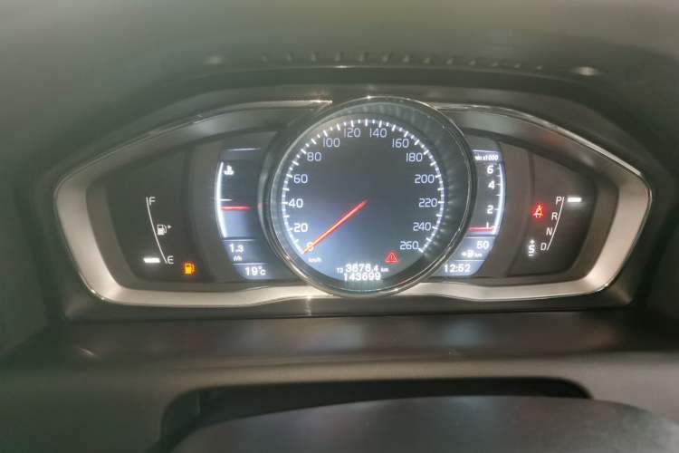Used Volvo XC60 2014 T6 Zhiyi Edition Instrument Cluster