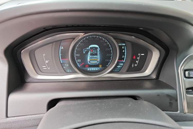 Used Volvo XC60 2014 T5 Zhiya Edition Instrument Cluster
