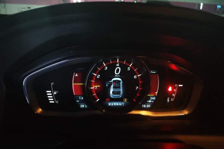Used Volvo XC60 2014 T5 Zhiyi Edition Instrument Cluster
