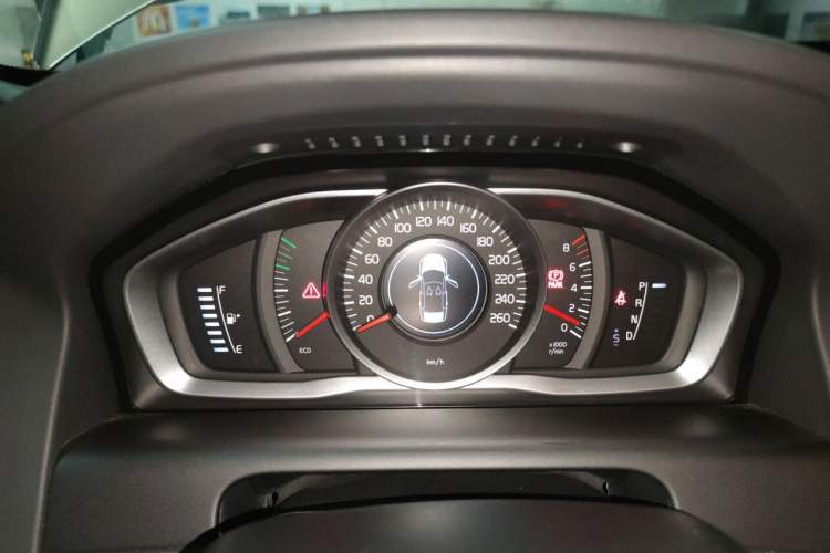 Used Volvo XC60 2014 T5 Zhiyi Edition Instrument Cluster