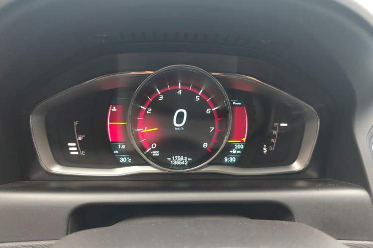 Used Volvo XC60 2014 T5 Zhiya Edition Instrument Cluster