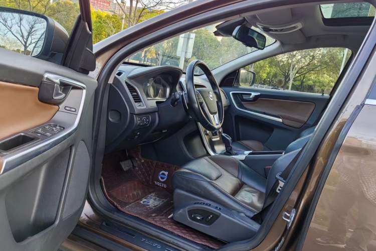 Used Volvo XC60 2014 T6 Zhiyi Edition Interior 1
