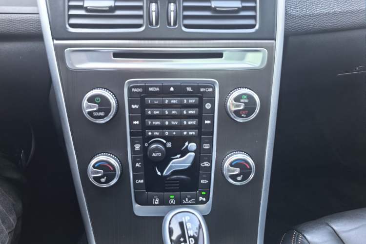Used Volvo XC60 2014 Restyled T5 Zhiya Edition Interior 8