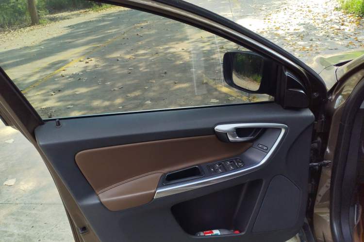 Used Volvo XC60 2014 T6 Smart Edition Left Front Door Interior