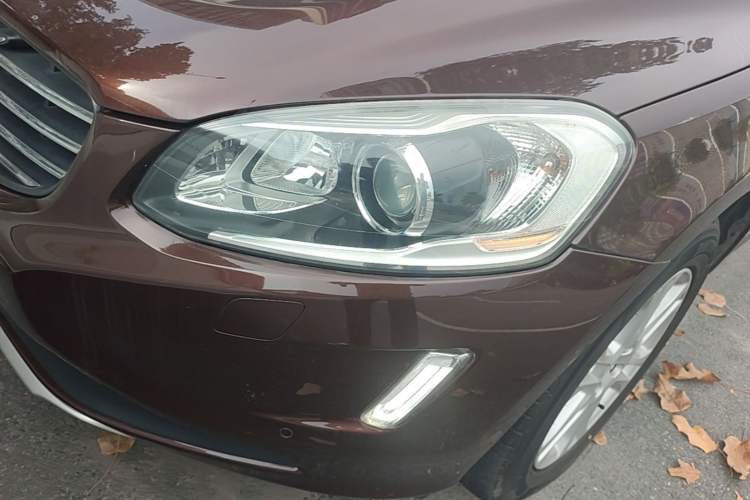 Used Volvo XC60 2014 T5 Zhiyi Edition Left Front Headlight
