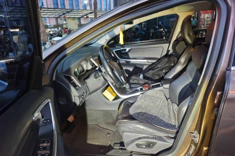 Used Volvo XC60 2014 T6 Zhiyi Edition Left Front Seat